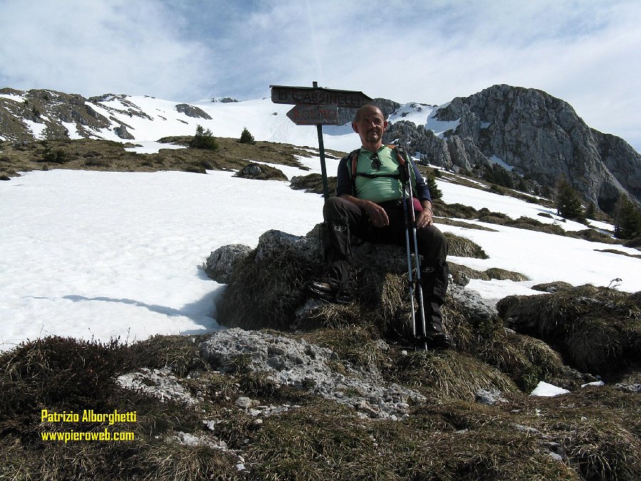 09-Segnavia incrocio sentiero delle Capre salendo al Corzene.JPG - 09-Segnavia incrocio Sentiero delle Capre salendo al Corzene